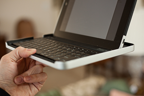 zaggmate case and bluetooth keyboard